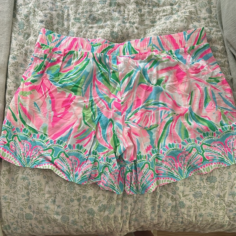 Lilly Pulitzer Katia Shorts - Picture 4 of 4